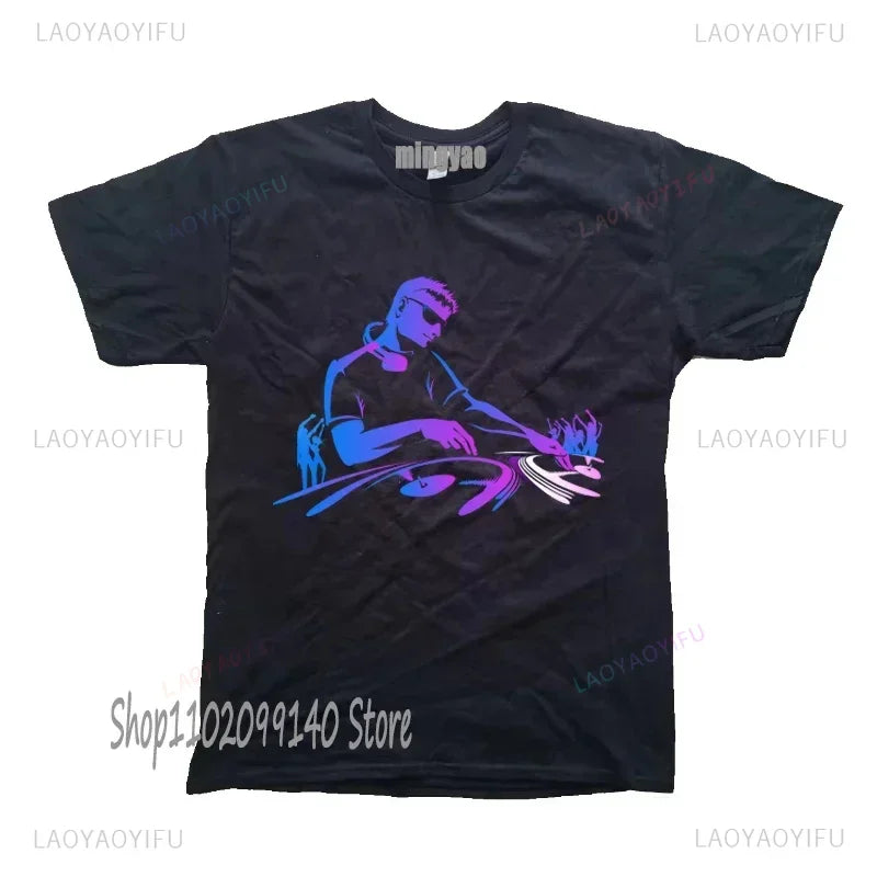 Retro Dj Headphones T Shirt Graphic Streetwear Short Sleeve O-Neck Harajuku Music Techno T-shirt Funny Men Clothing for Ladies